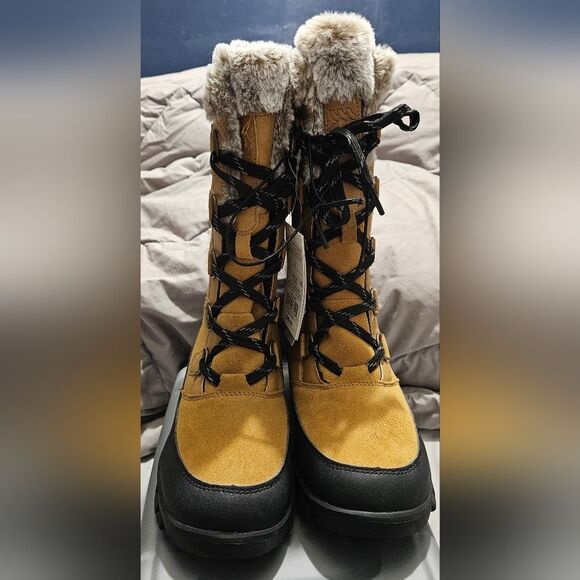 All In Motion Women's Tan and Black Winter Boots 5 - Picture 7 of 8